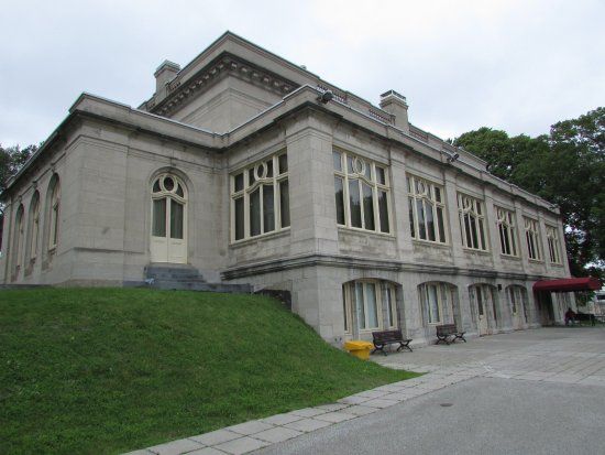 Chateau Dufresne Museum